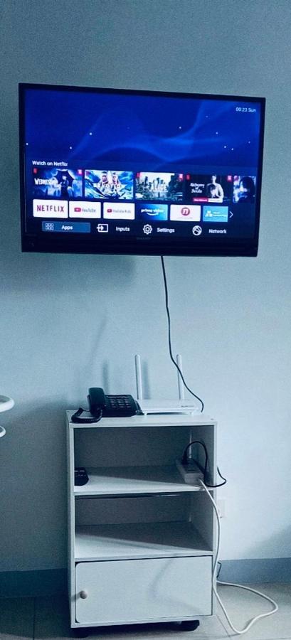 Beacon Makati Condo Free Pool Access Free Wifi 100Mbps & Free Netflix マニラ市 エクステリア 写真